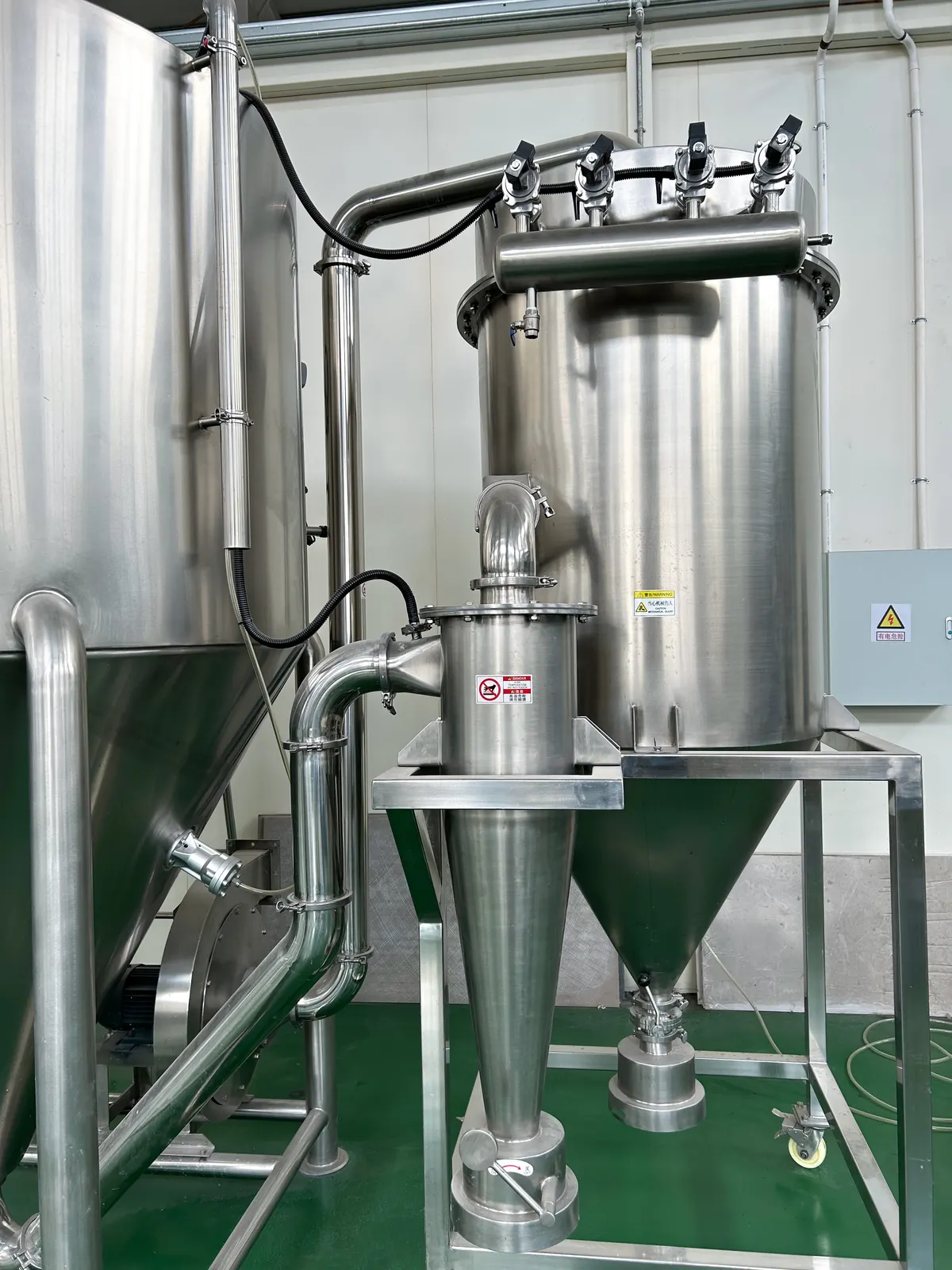 旋风分离器与产品收集架