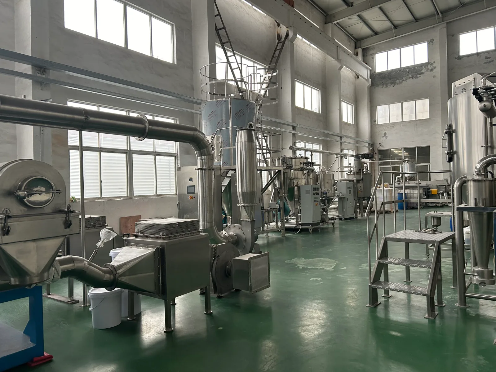 迅驰干燥测试中心 — pilot machine lineup 5